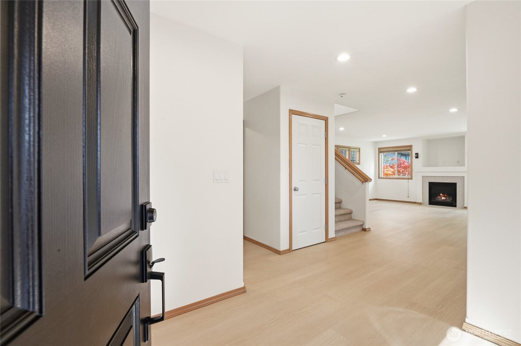 14019 52nd Avenue West, Unit B Edmonds, WA 98026 - Photo 5 of 38 a view of a livingroom with an empty space and a hallway