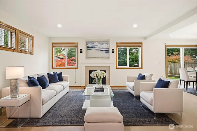 $799,000 | 14019 52nd Avenue West, Unit B, Edmonds, WA 98026