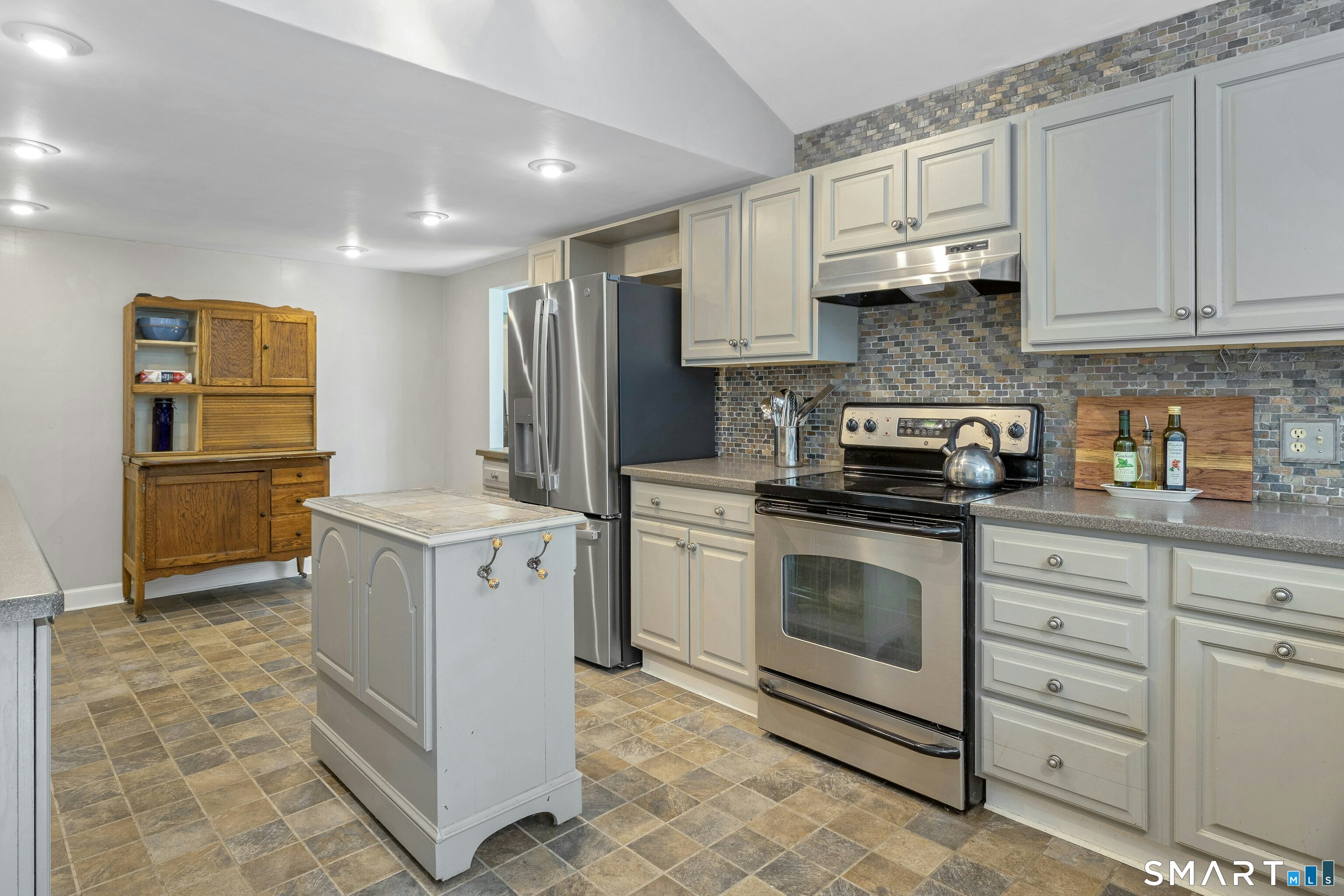 65 Barrows Road Easton, CT 06612 - Photo 17 of 38