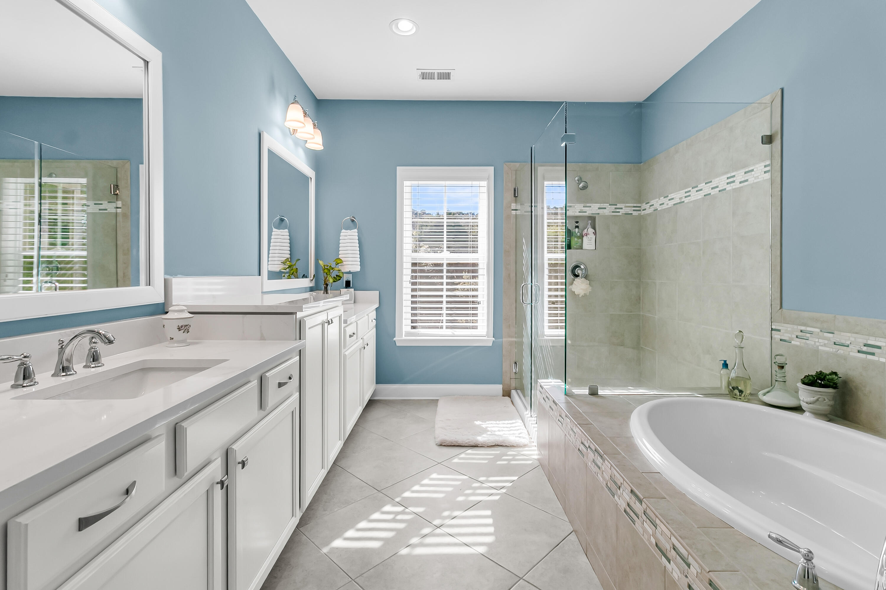 2569 Kings Gate Lane Mount Pleasant, SC 29466 - Photo 26 of 55 Owner's Bath