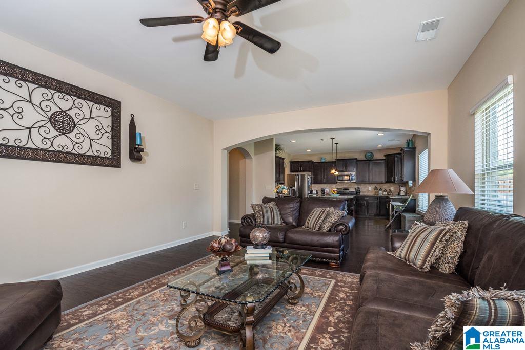 331 Lacey Avenue Alabaster, AL 35114 - Photo 4 of 20