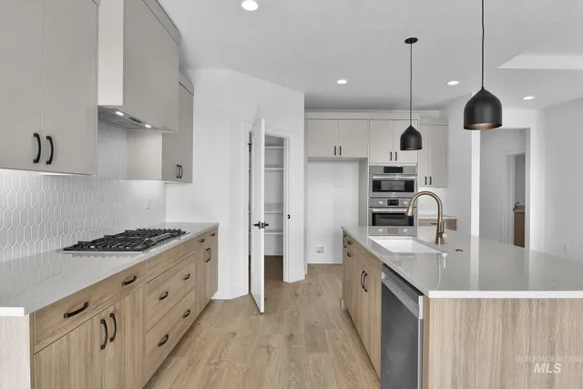 $649,900 | 9875 West Snow Wolf Lane, Star, ID 83669