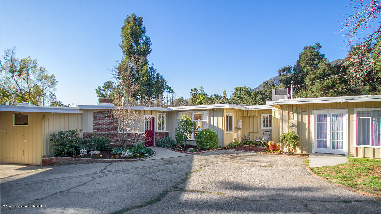 3501 Hollyslope Road Altadena, CA 91001 - Photo 3 of 35 front view of house with a yard