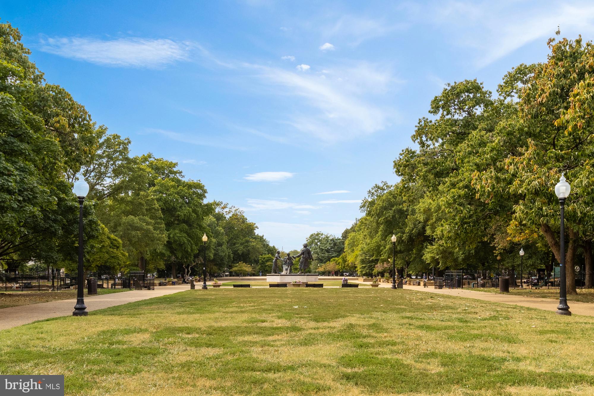 1341 East Capitol Street Southeast, Unit 107 Washington, DC 20003 - Photo 14 of 15 a view of an ocean view