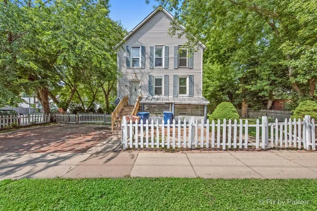 $1,800 | 314 Liberty Street, Unit 2, Waukegan, IL 60085