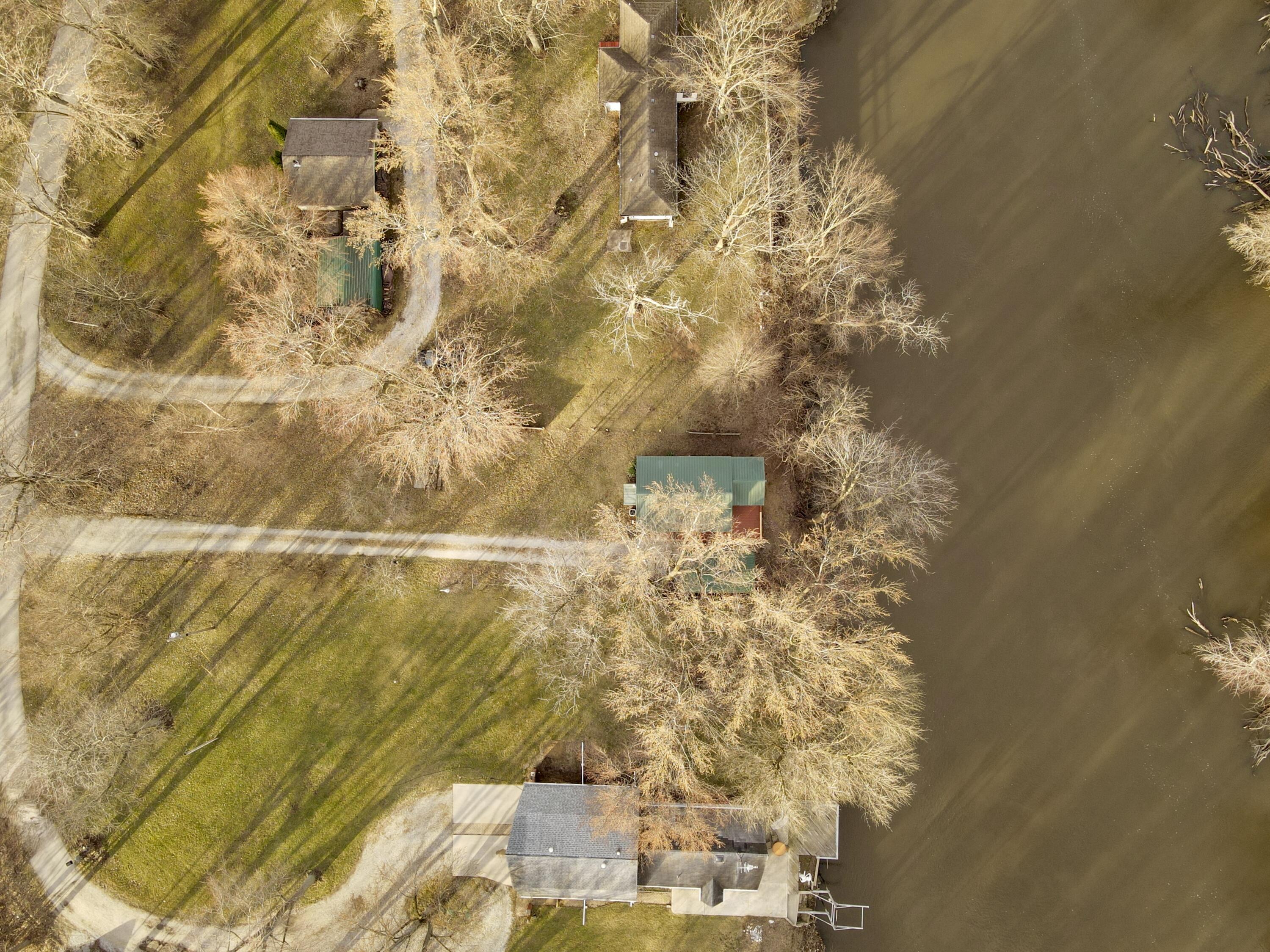 6742 Ramsey Road Hebron, IN 46341 - Photo 13 of 30 a bathroom with a shower