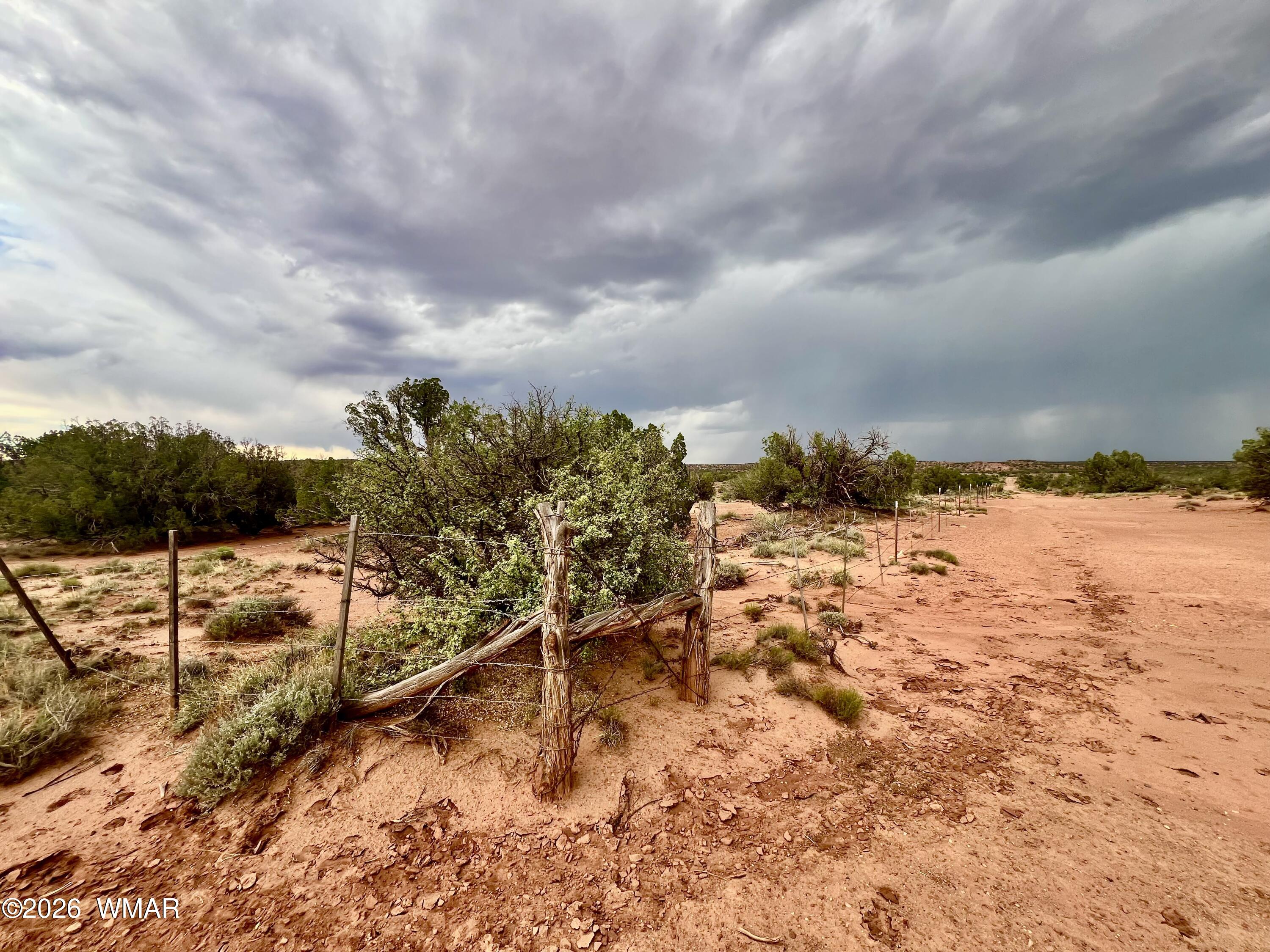 3727 Jay Road Snowflake, AZ 85937 - Photo 10 of 17 a view of a yard with wooden fence
