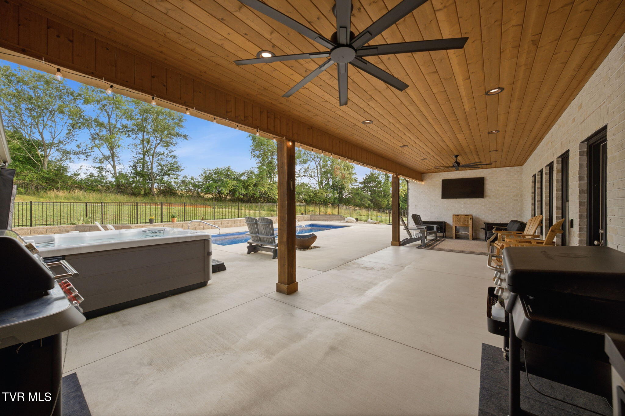 141 Kitzmiller Road Gray, TN 37615 - Photo 21 of 100 45-web-or-mls-054_DSC09350