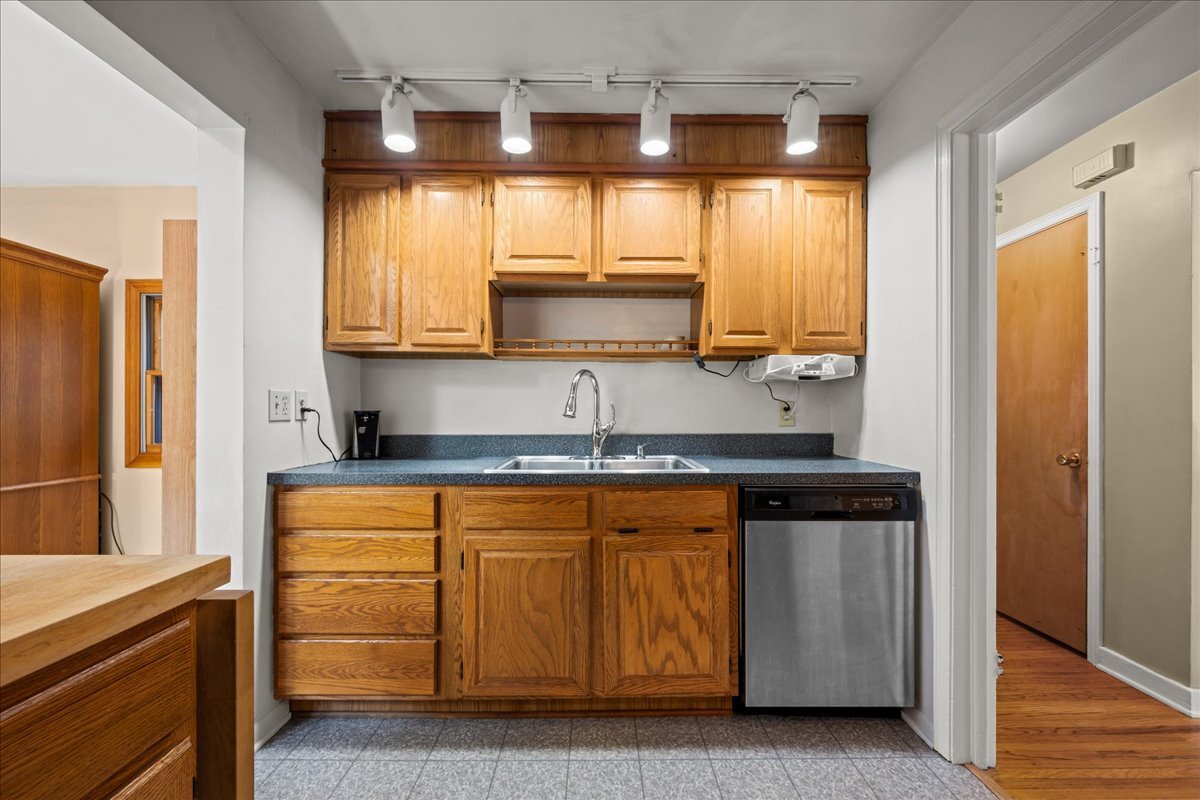 207 South Randall Road Aurora, IL 60506 - Photo 15 of 33 Gallery Image 15