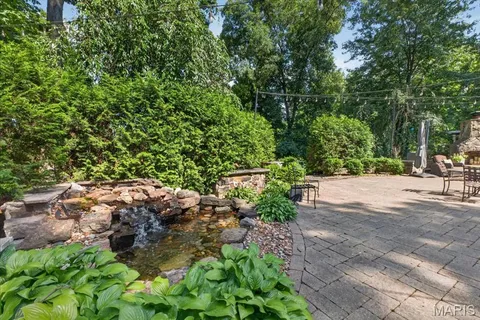$1,349,000 | 13 Berkshire Drive, St. Louis, MO 63117