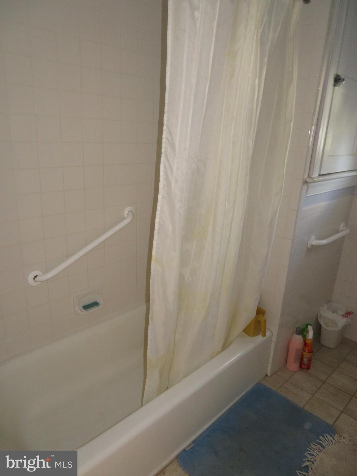 729 Ashbourne Road Cheltenham, PA 19012 - Photo 12 of 19 Hall Bath