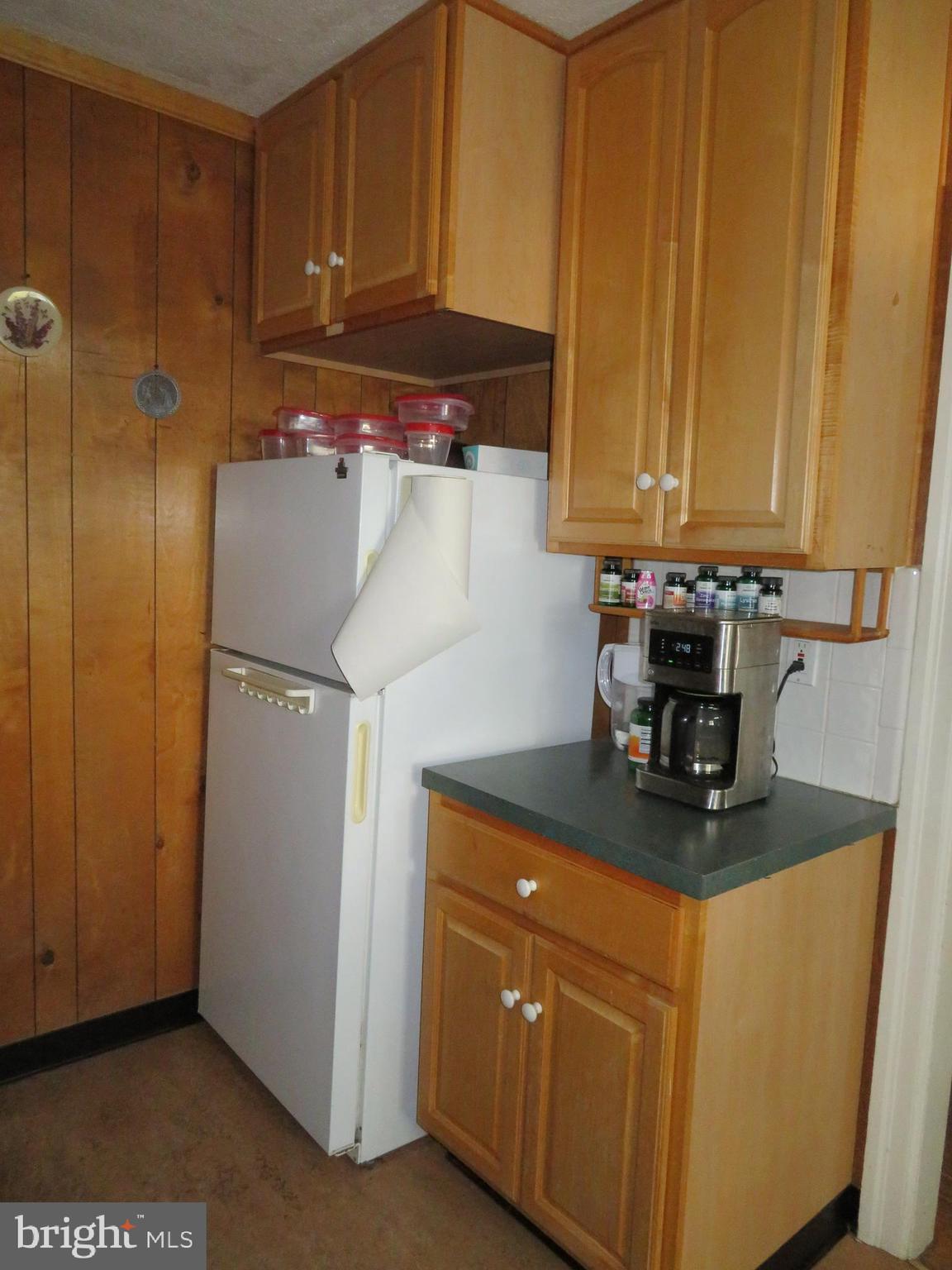 729 Ashbourne Road Cheltenham, PA 19012 - Photo 8 of 19 Kitchen