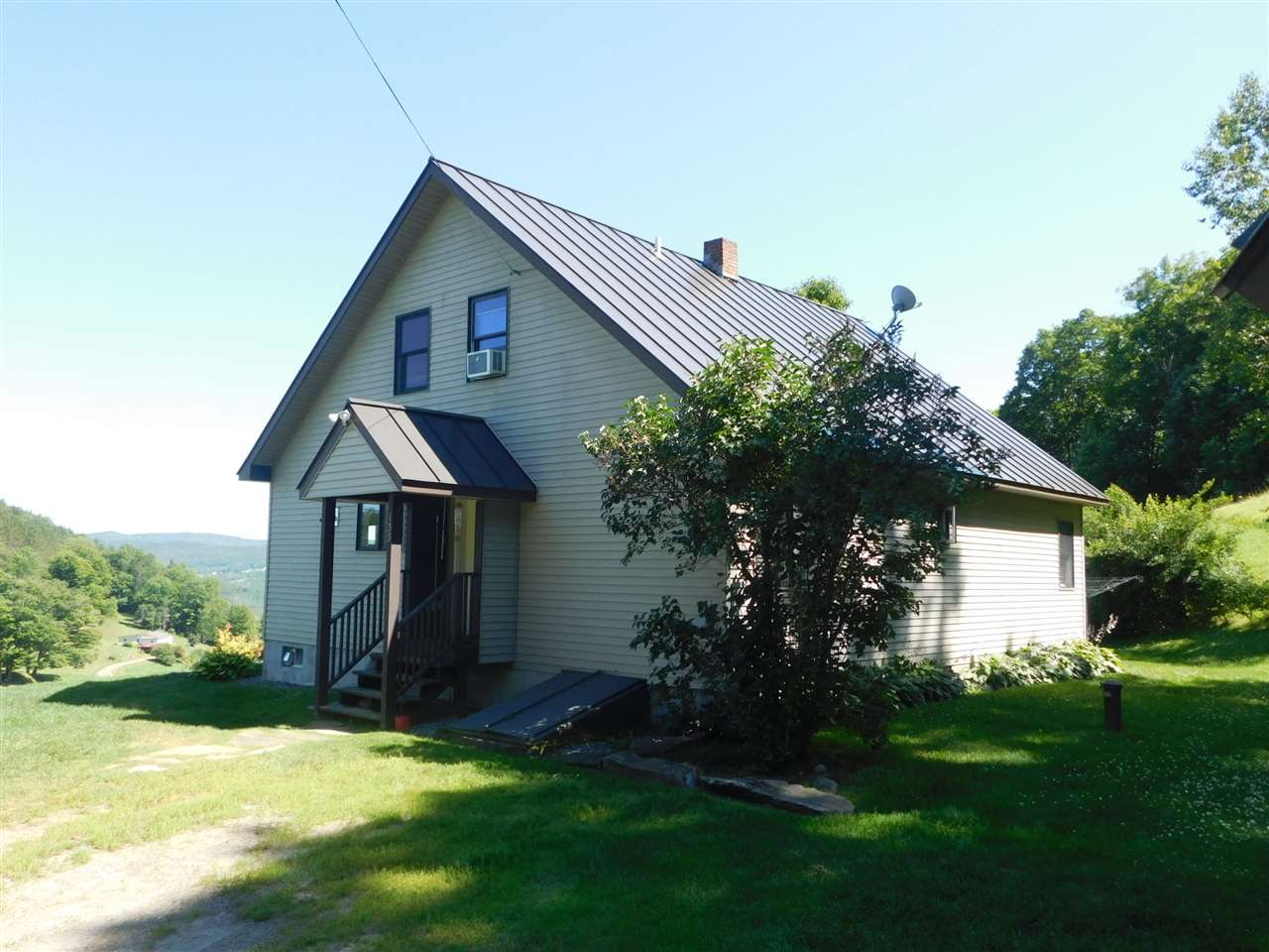 155 Bobbinshop Road Chelsea, VT 05038 - Photo 2 of 34