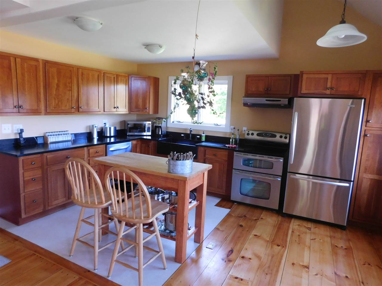 155 Bobbinshop Road Chelsea, VT 05038 - Photo 7 of 34