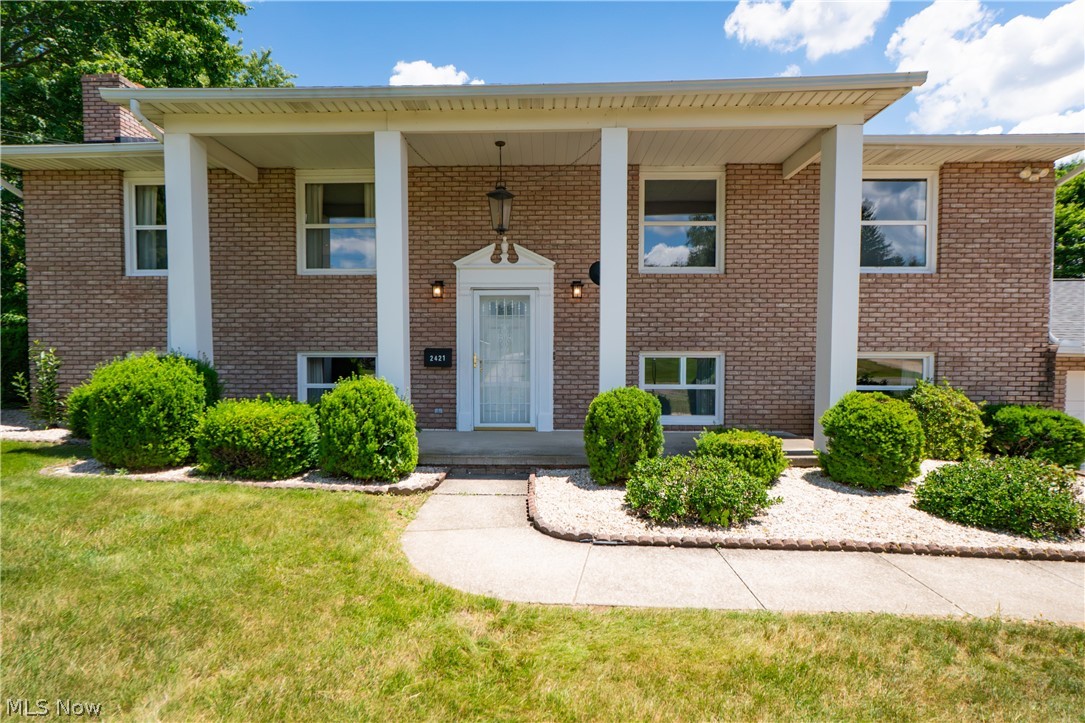 2421 Fairview Road Uniontown, OH 44685 - Photo 3 of 40