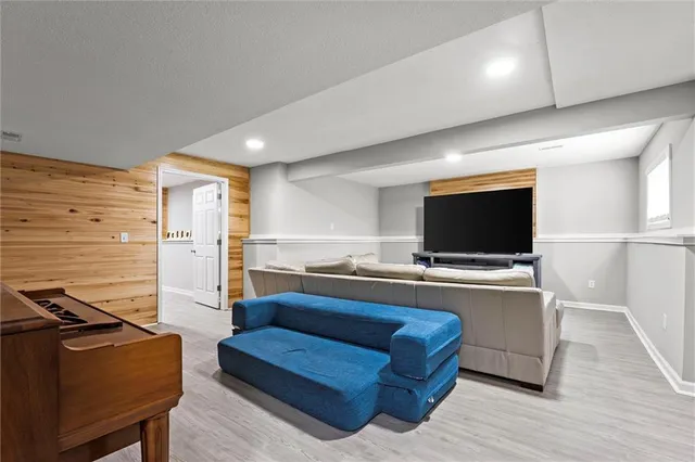 $550,000 | 4017 Northeast Channel Drive, Lee's Summit, MO 64064