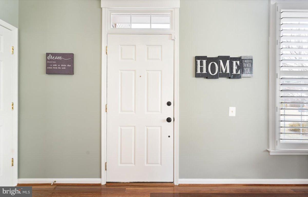 12505 Fox View Way Reston, VA 20191 - Photo 4 of 68 Gallery Image 4