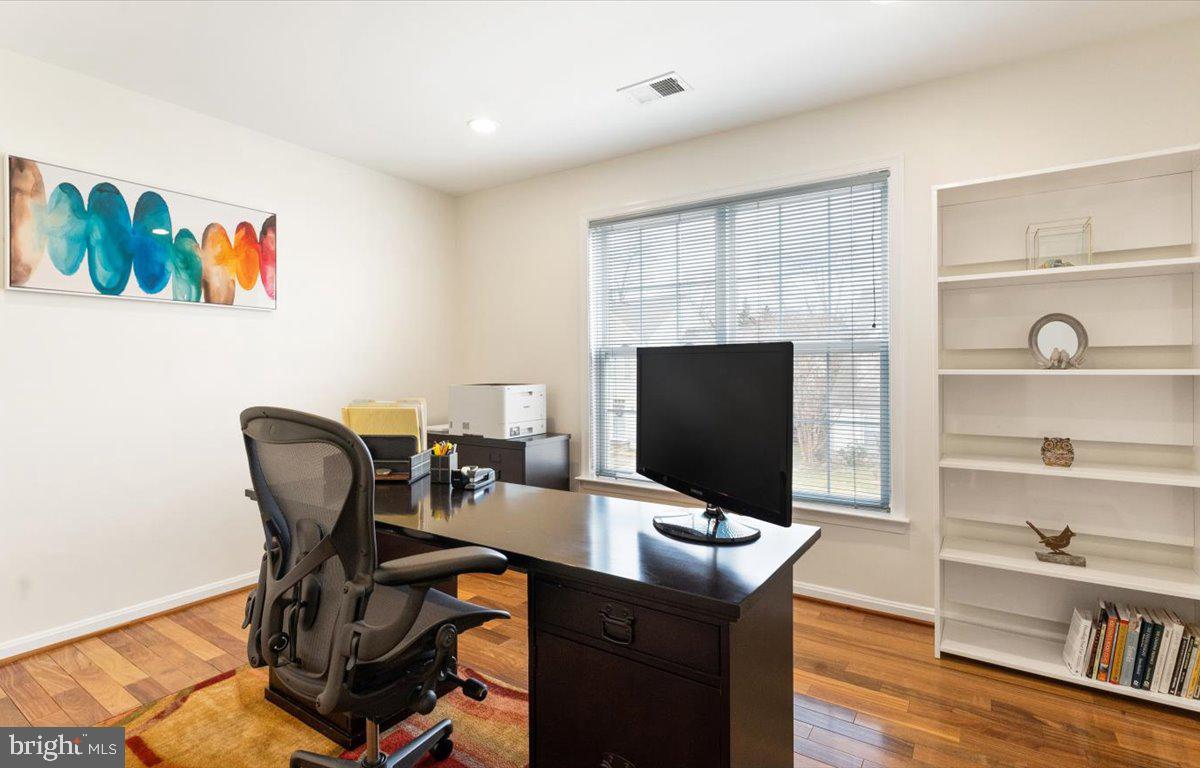12505 Fox View Way Reston, VA 20191 - Photo 44 of 68 Gallery Image 44