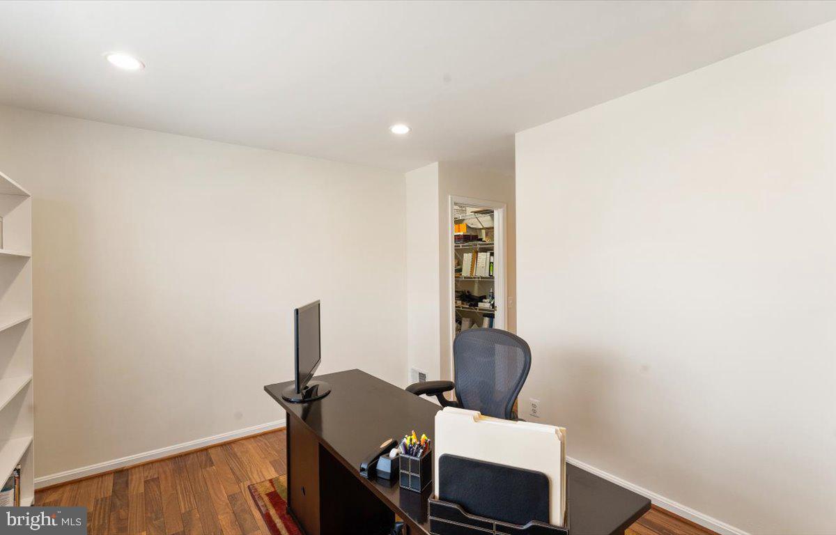 12505 Fox View Way Reston, VA 20191 - Photo 45 of 68 Gallery Image 45