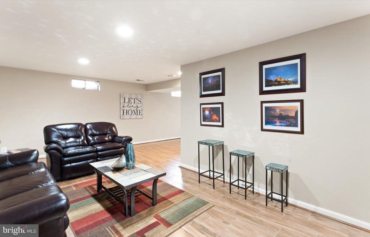 12505 Fox View Way Reston, VA 20191 - Photo 55 of 68 Gallery Image 55