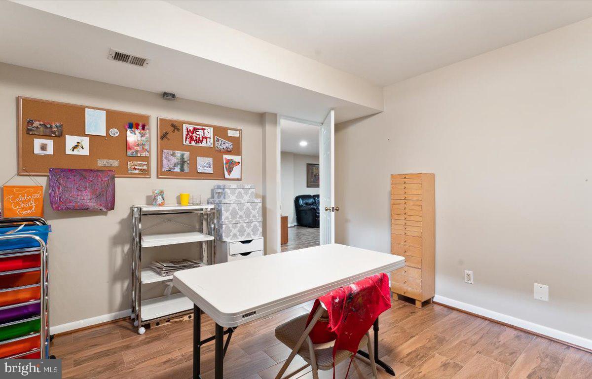 12505 Fox View Way Reston, VA 20191 - Photo 57 of 68 Gallery Image 57