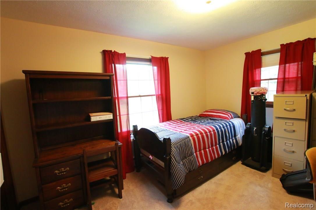 46551 Harris Road Belleville, MI 48111 - Photo 23 of 29 IMG_2571.JPG
