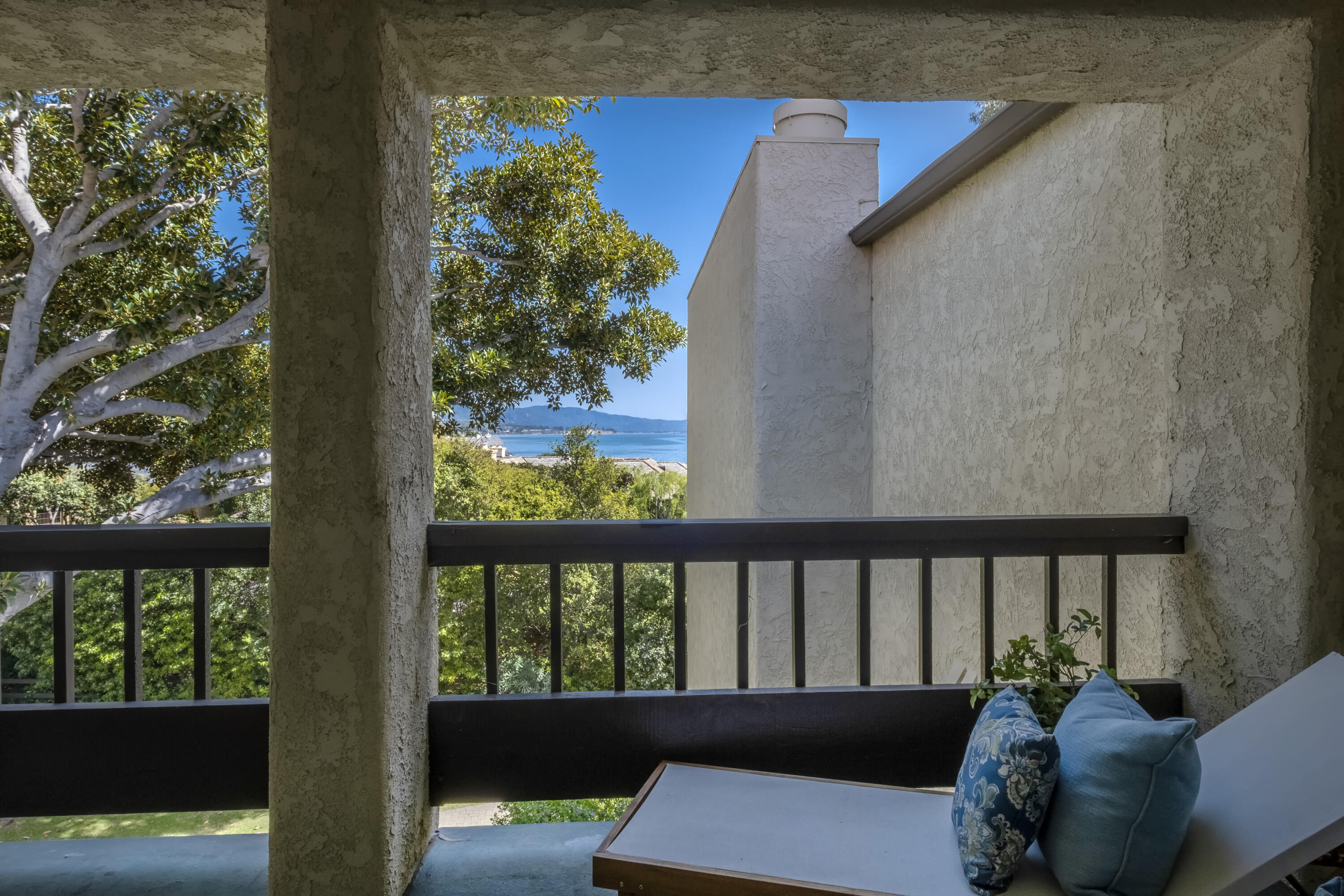 34 Seaview Drive Santa Barbara, CA 93108 - Photo 11 of 15 Full terrace view from third floor