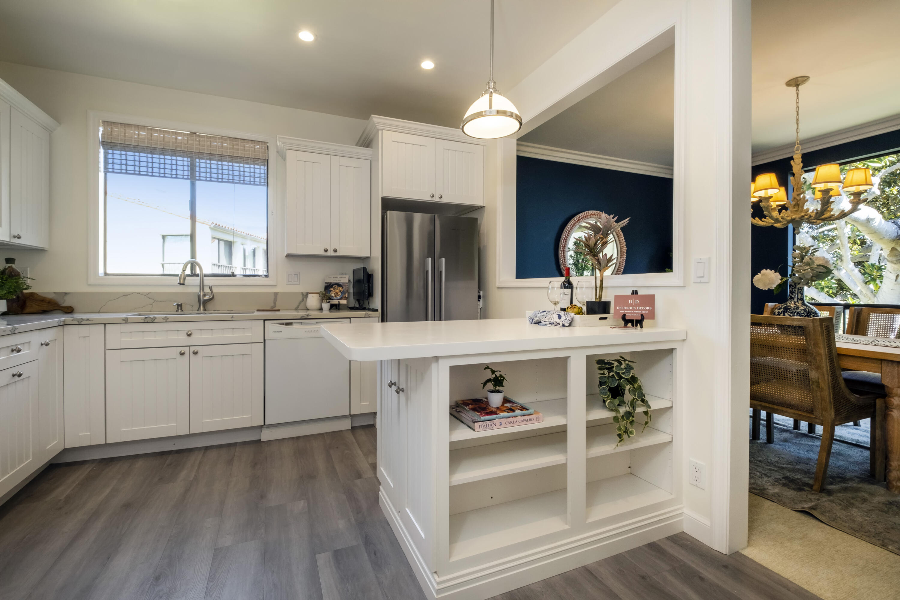 34 Seaview Drive Santa Barbara, CA 93108 - Photo 6 of 15 Kitchen and peninsula to dining room
