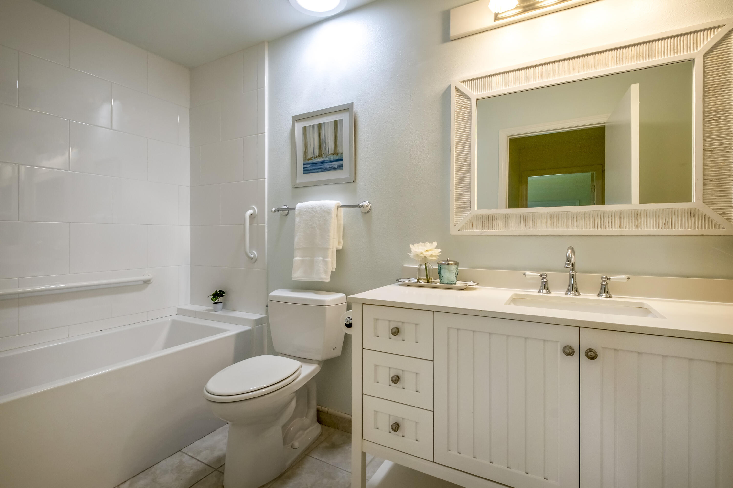 34 Seaview Drive Santa Barbara, CA 93108 - Photo 10 of 15 Bath with deep soaking tub and shower