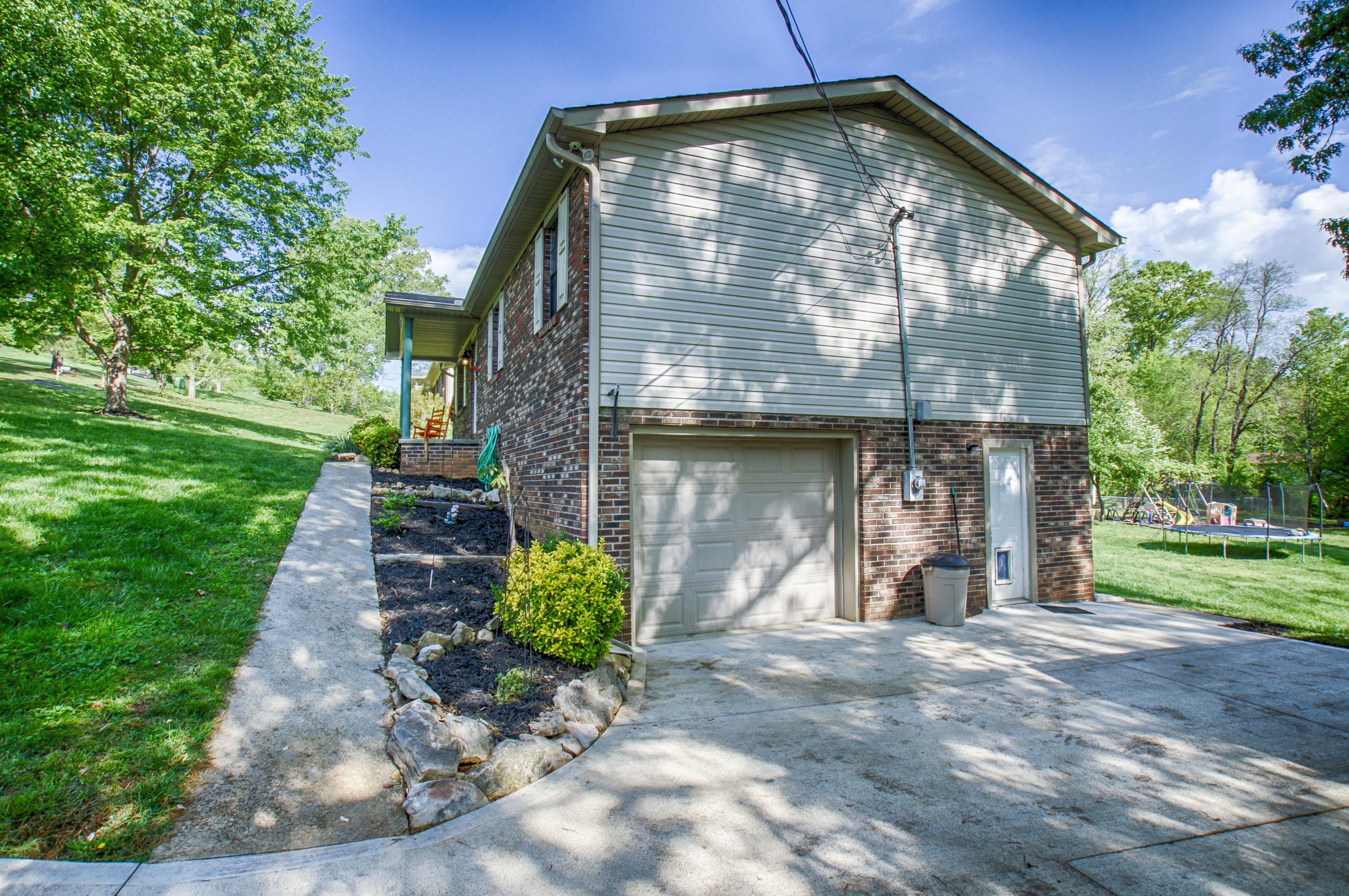 6228 Renee Road Corryton, TN 37721 - Photo 4 of 29 Garage