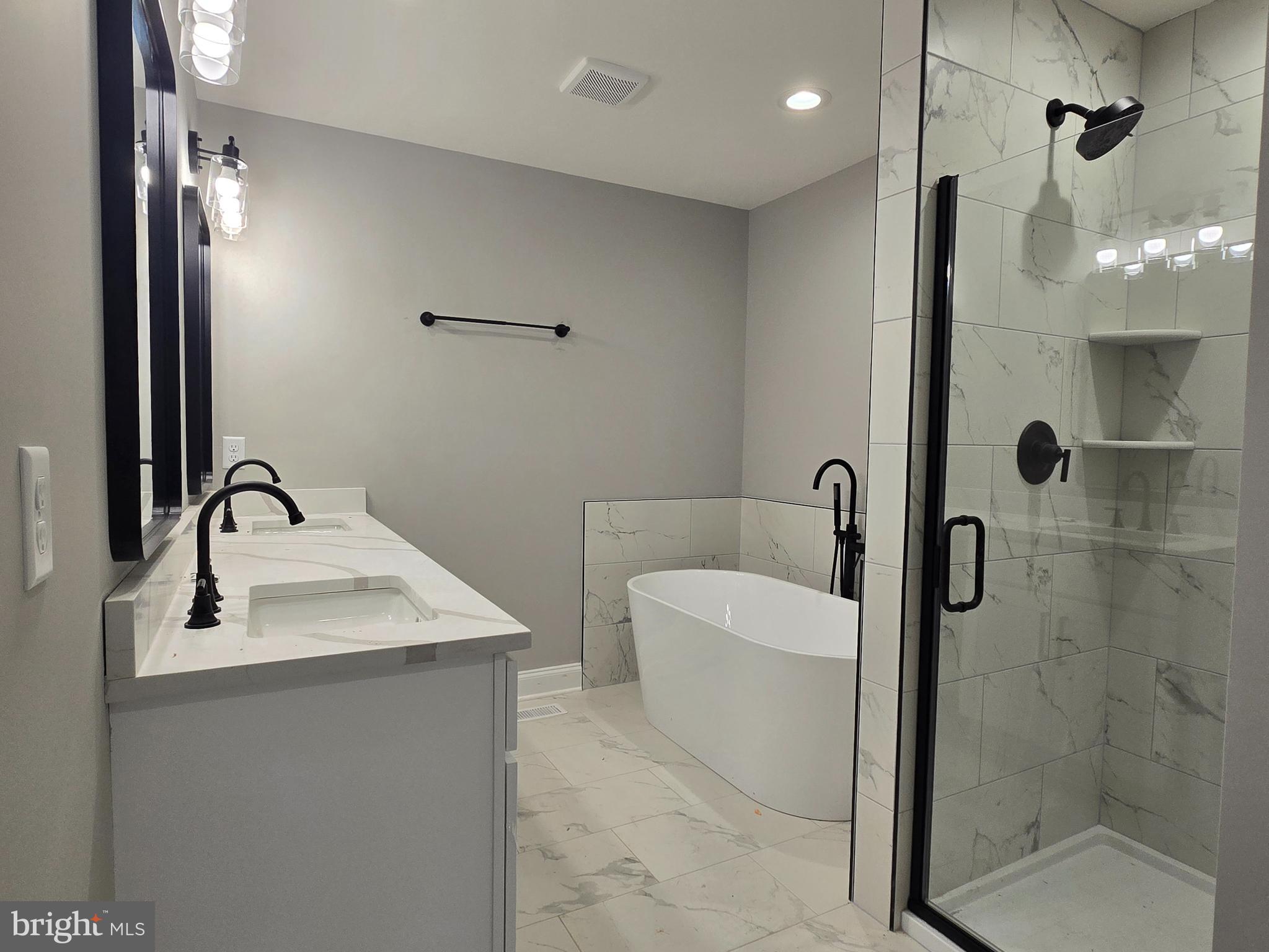 259 Arundel Road Pasadena, MD 21122 - Photo 7 of 10 Primary bath