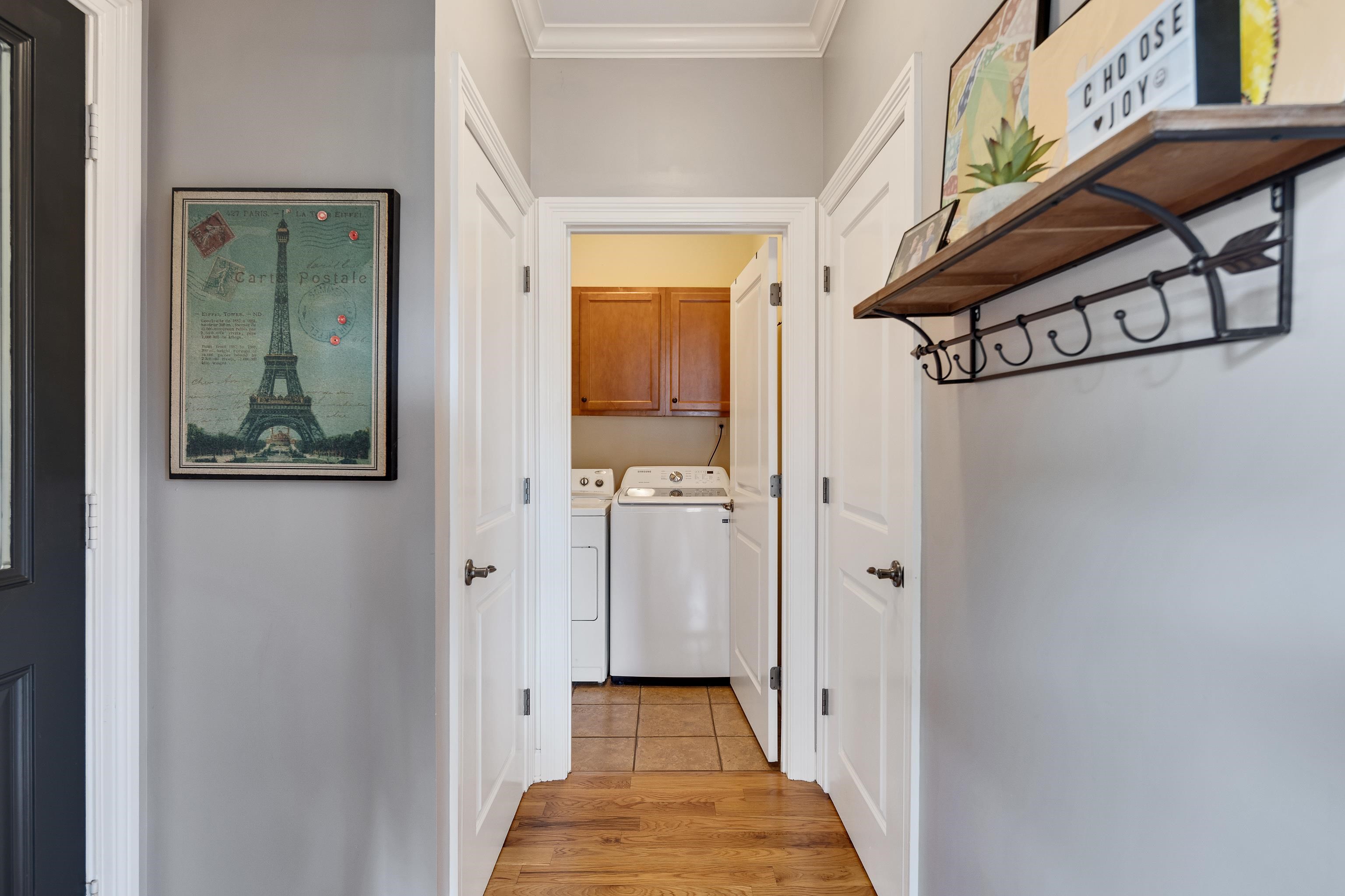 808 Deloach Lane Collierville, TN 38017 - Photo 14 of 40 a view of a hallway with entryway