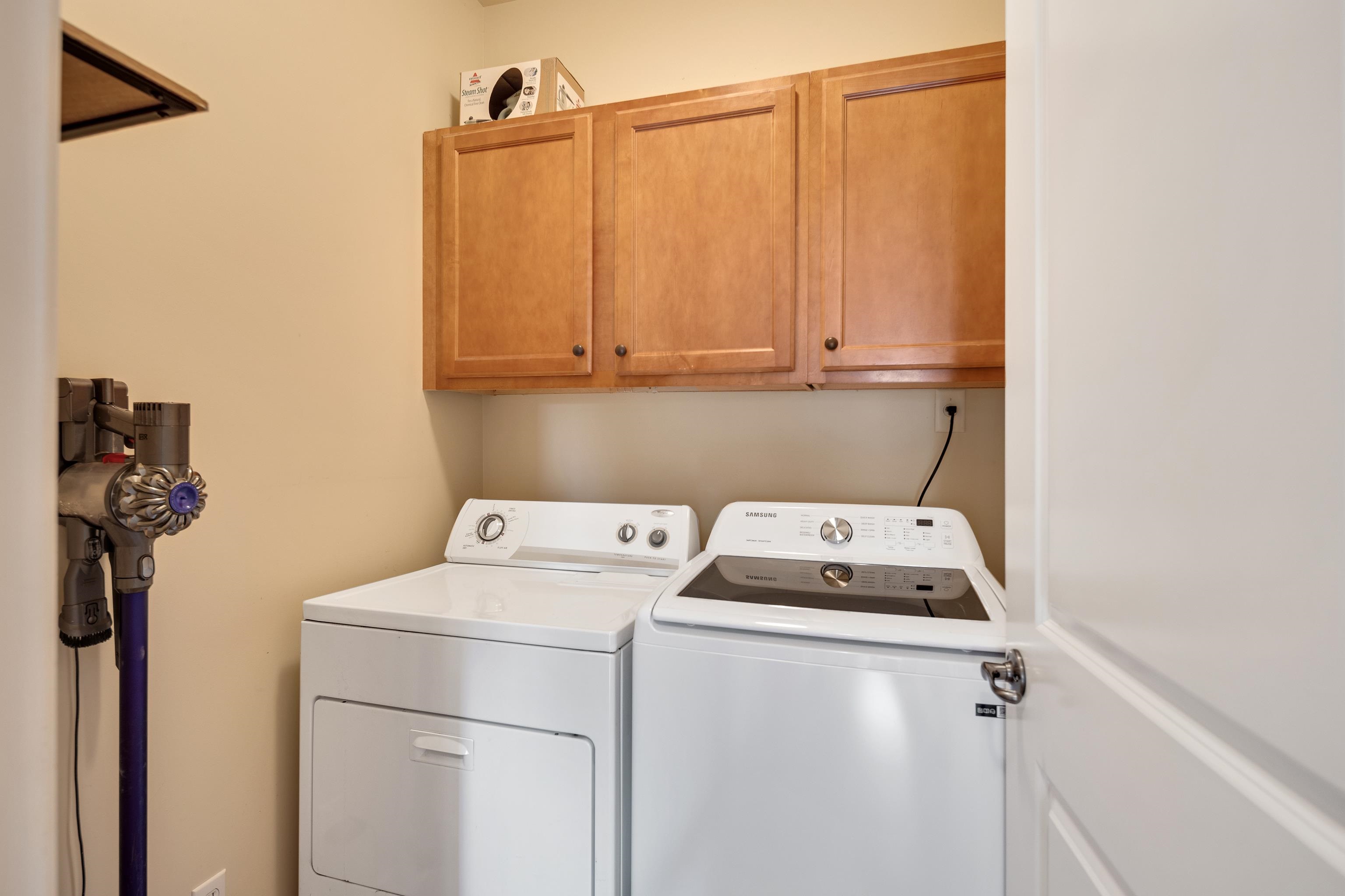 808 Deloach Lane Collierville, TN 38017 - Photo 15 of 40 a utility room with dryer and washer