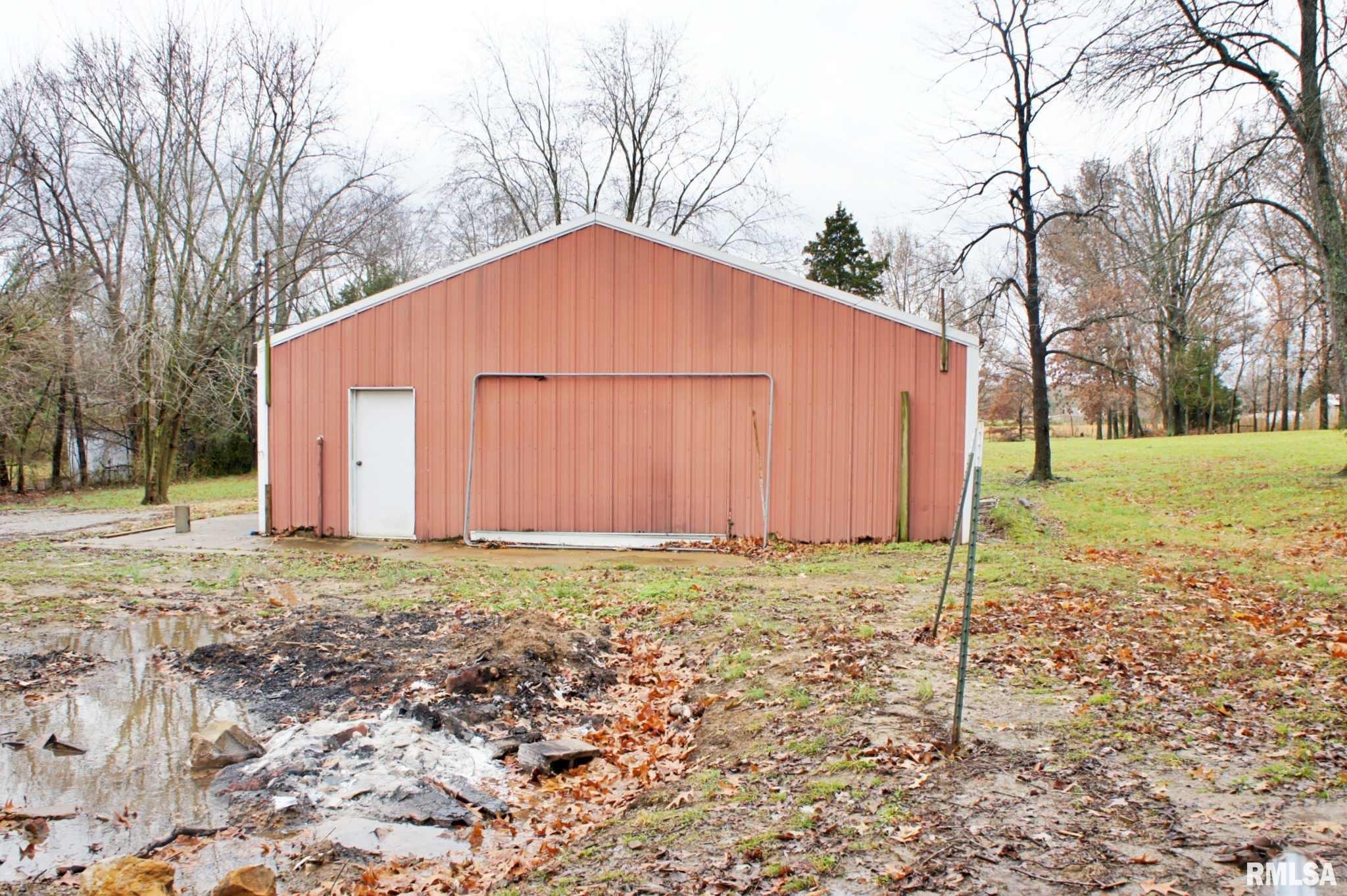 935 Triple S Road Harrisburg, IL 62946 - Photo 9 of 36