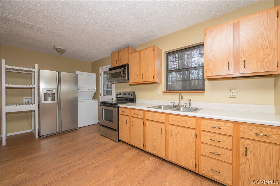 2255 Batterson Road Powhatan, VA 23139 - Photo 6 of 28 stunning kitchen with stainless steel appliances a