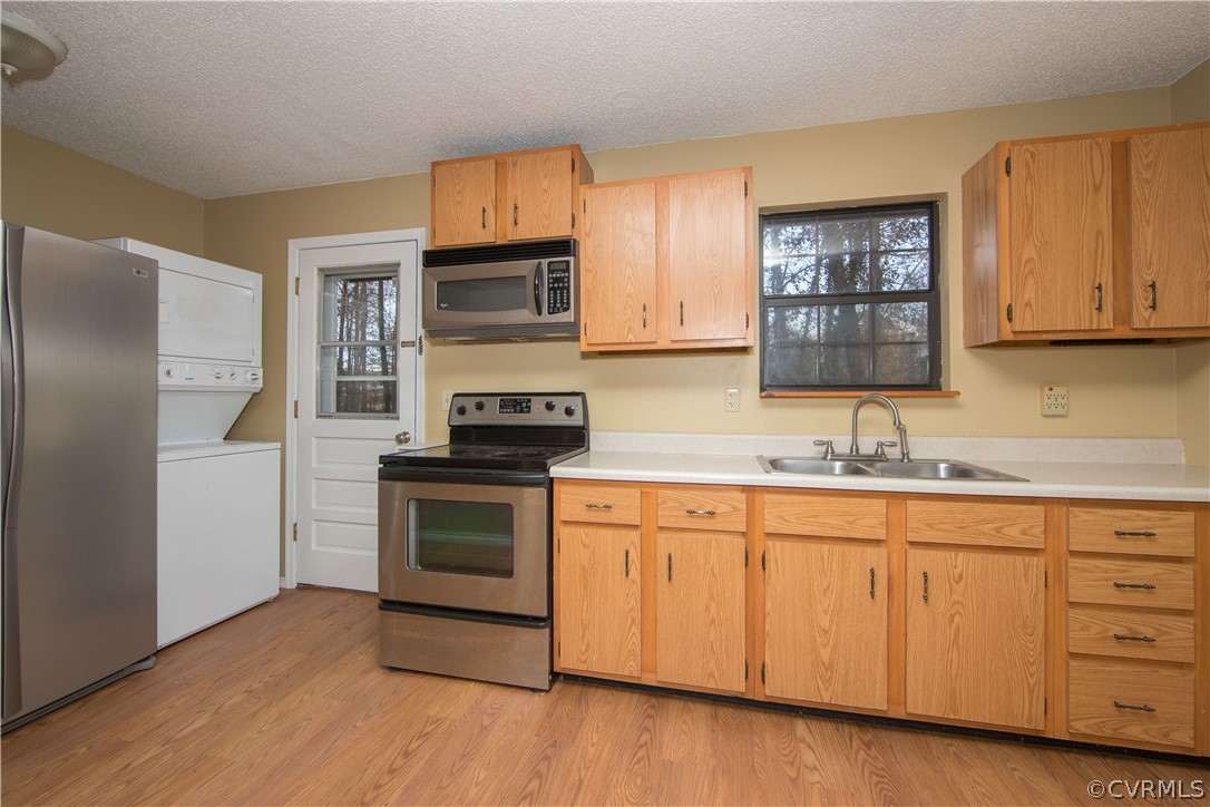 2255 Batterson Road Powhatan, VA 23139 - Photo 7 of 28 stunning kitchen with stainless steel appliances a