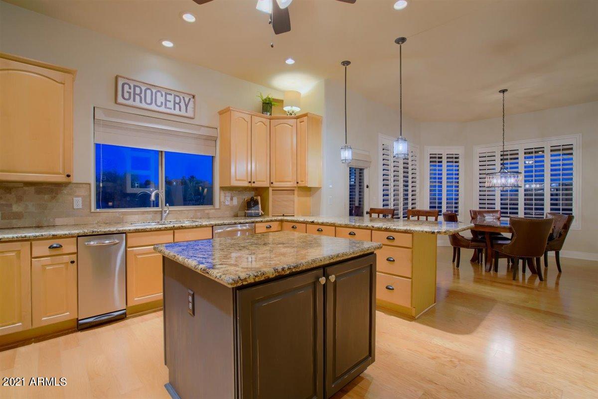 3327 North Hawes Road Mesa, AZ 85207 - Photo 14 of 61 12-Kitchen