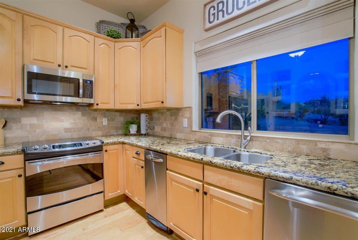 3327 North Hawes Road Mesa, AZ 85207 - Photo 15 of 61 13-Kitchen