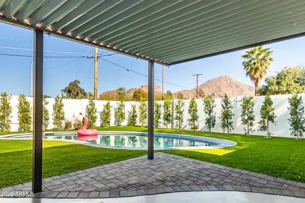 a view of outdoor space