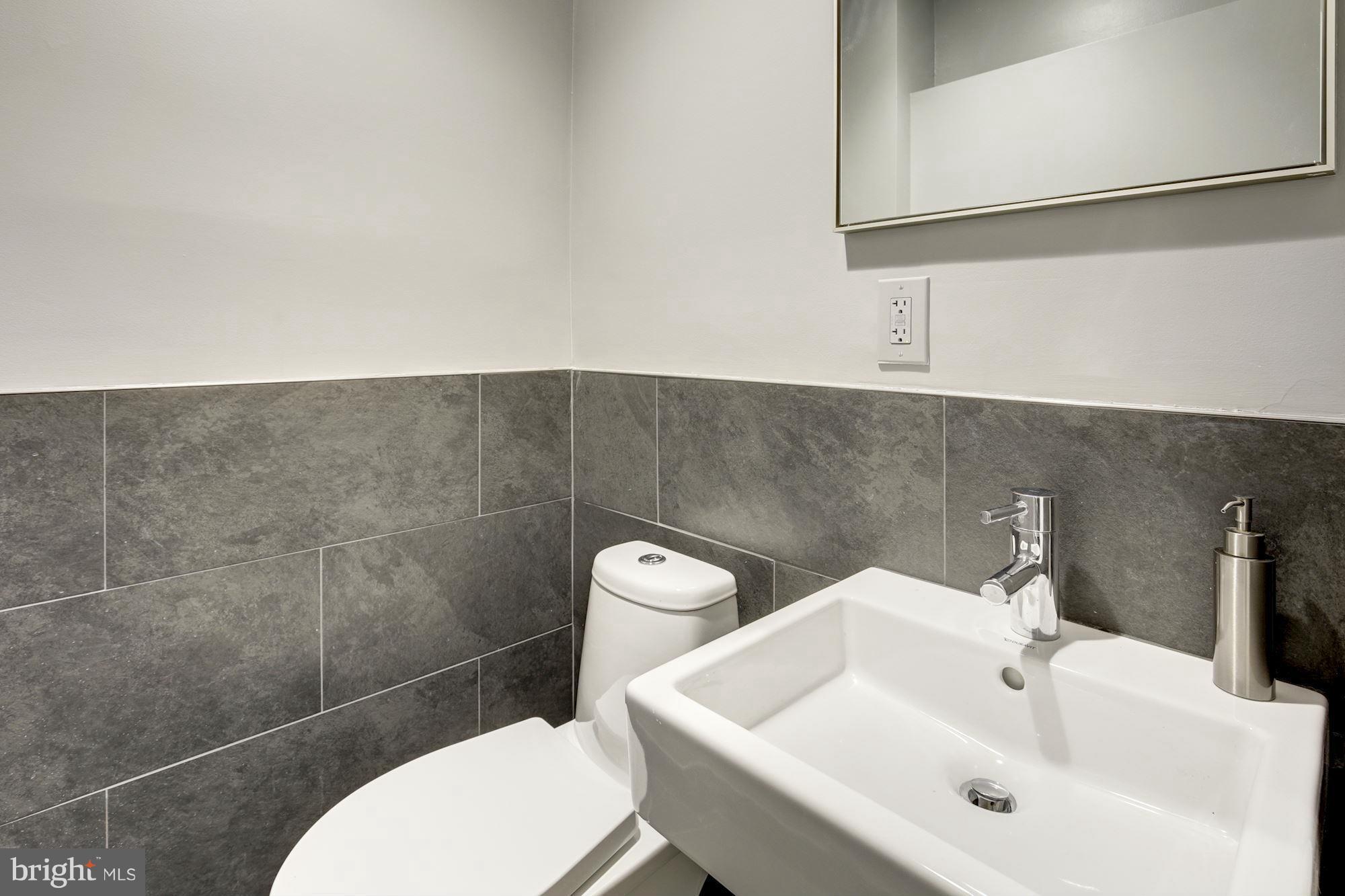 3411 R Street Northwest Washington, DC 20007 - Photo 13 of 30 Bath