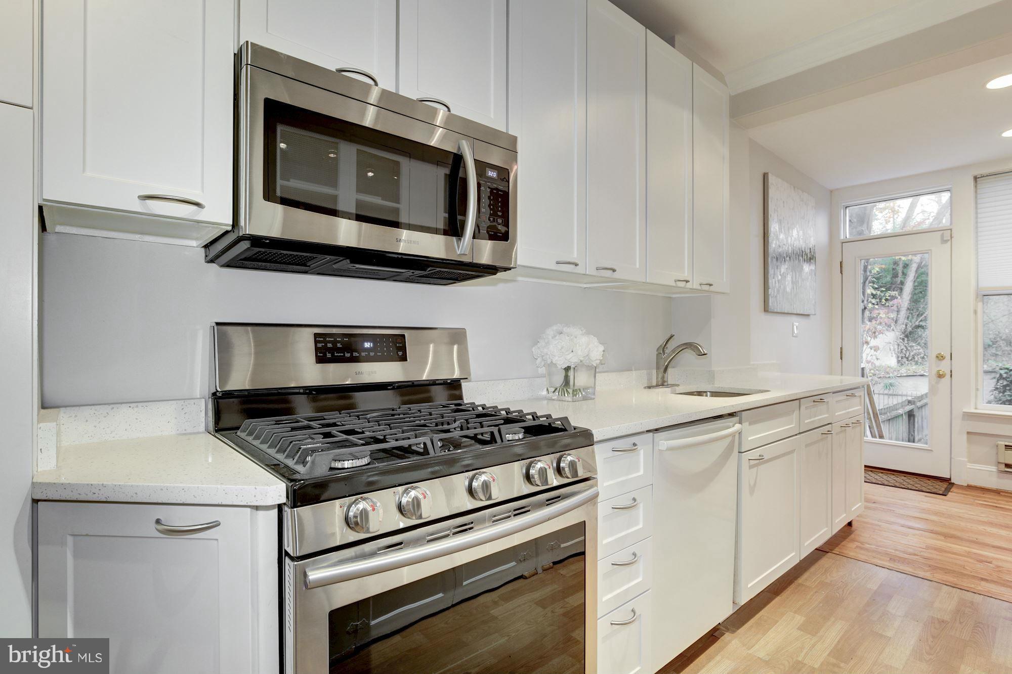 3411 R Street Northwest Washington, DC 20007 - Photo 10 of 30 Kitchen