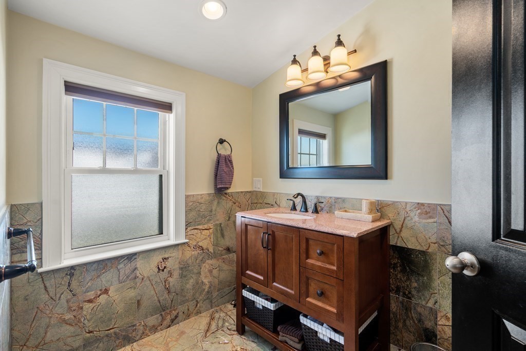 87 Egerton Road, Unit 87 Arlington, MA 02474 - Photo 12 of 35 Gallery Image 12