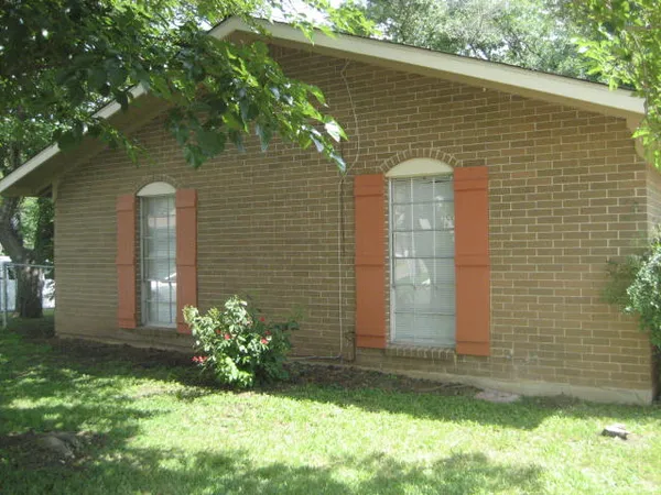 $2,200 | 4711 Sagebrush Trail, Unit A, Austin, TX 78745