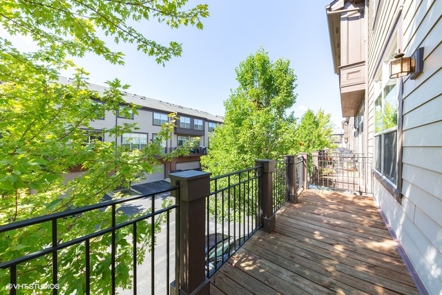 323 Aspen Pointe Road Vernon Hills, IL 60061 - Photo 12 of 12 a house view with balcony