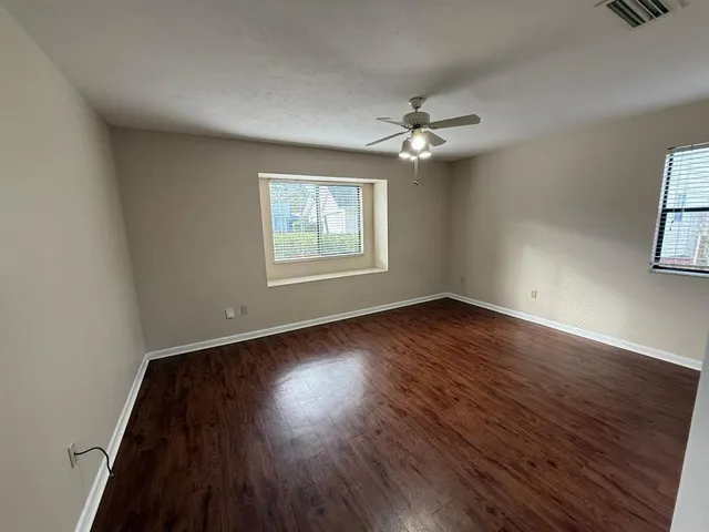 $1,950 | 2260 Northwest 41st Place, Gainesville, FL 32605