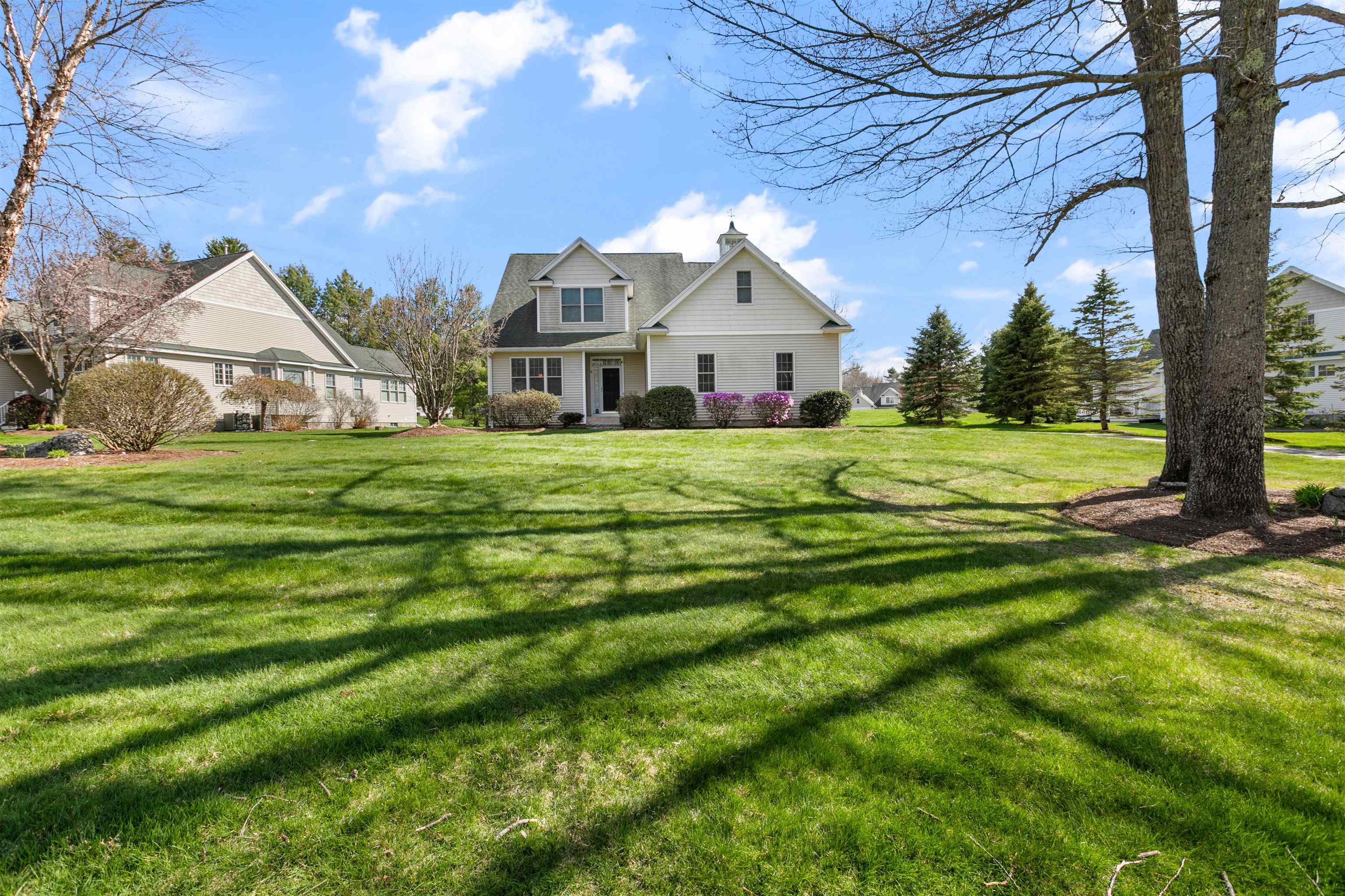 8 Crockett's Way Stratham, NH 03885 - Photo 2 of 34