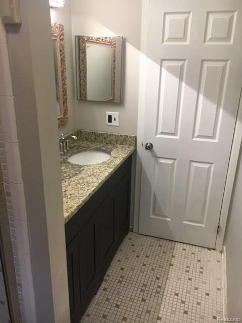 29249 Hayes Road, Unit J 12 Warren, MI 48088 - Photo 29 of 31 Gallery Image 29