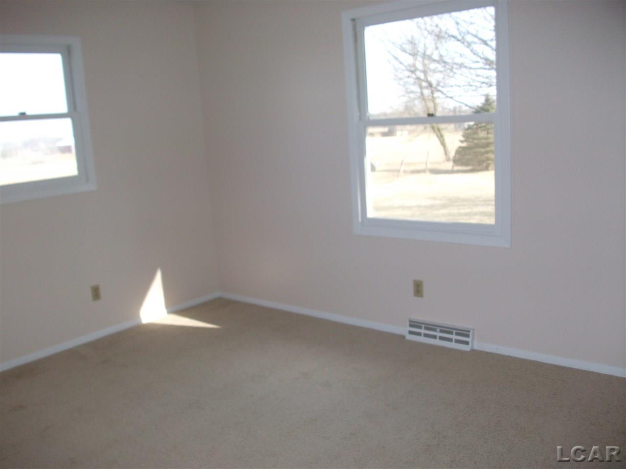 13734 Allen Road Clinton, MI 49236 - Photo 16 of 28 31234815-15.JPG
