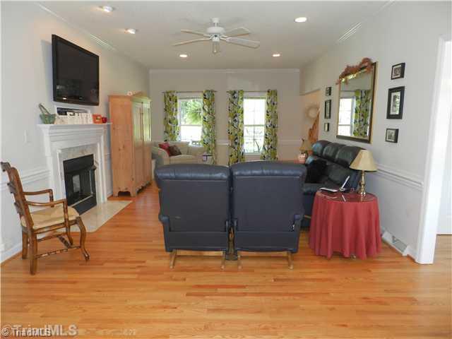 1604 Mountain View Road King, NC 27021 - Photo 7 of 16 Living Room.