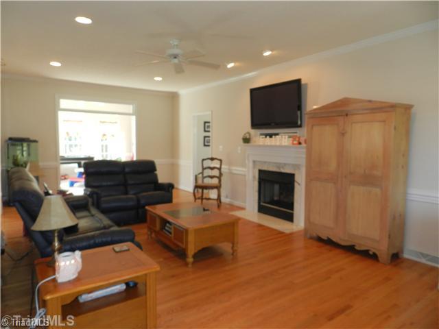 1604 Mountain View Road King, NC 27021 - Photo 8 of 16 Living Room.
